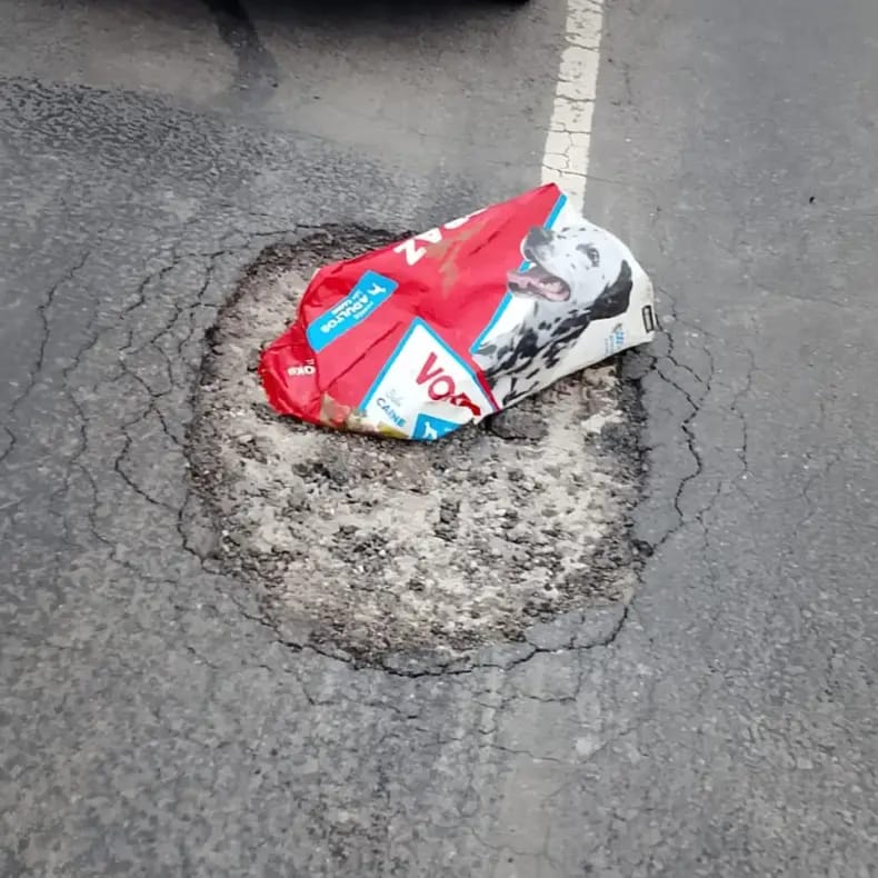 Estado de la Ruta 3: un pozo destrozó la llanta de un vehículo a la altura de Garabato